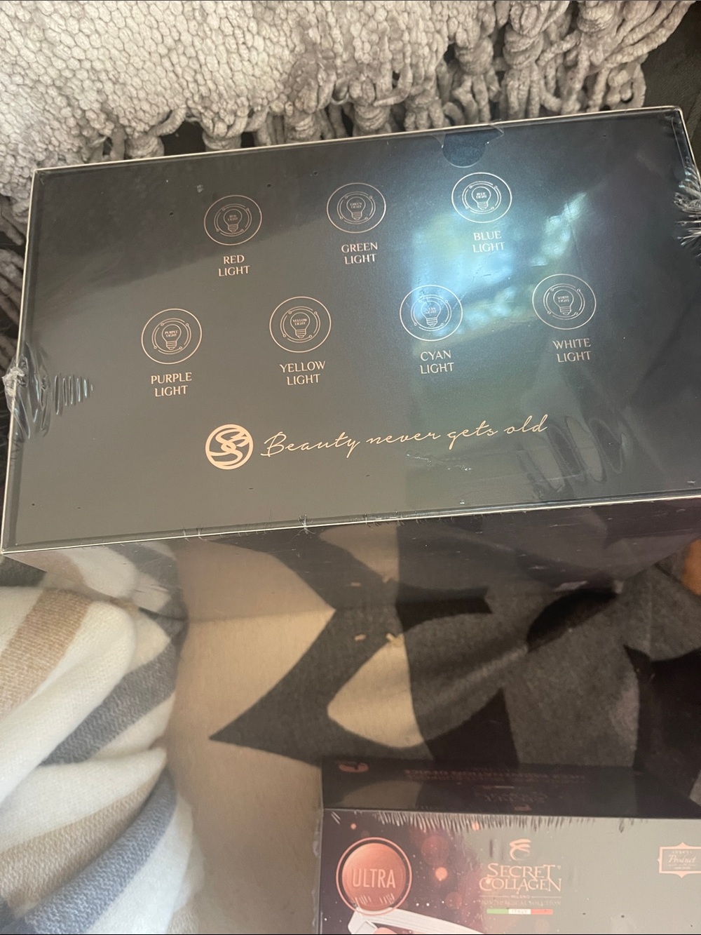 Secret Collagen Lumina Care Face & Neck Rejuvenation Devices - Rose Gold - Picture 4 of 8